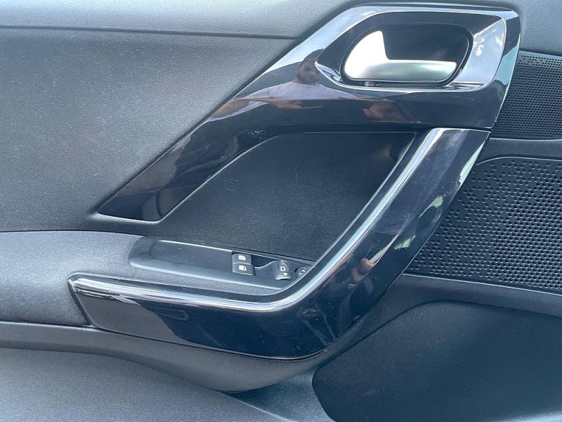 PEUGEOT 208 - 1.2 VTI 82 ACTIVE 5P - GARANTIE