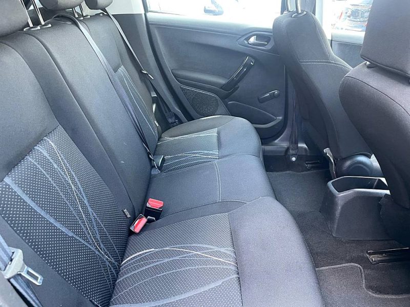 PEUGEOT 208 - 1.2 VTI 82 ACTIVE 5P - GARANTIE