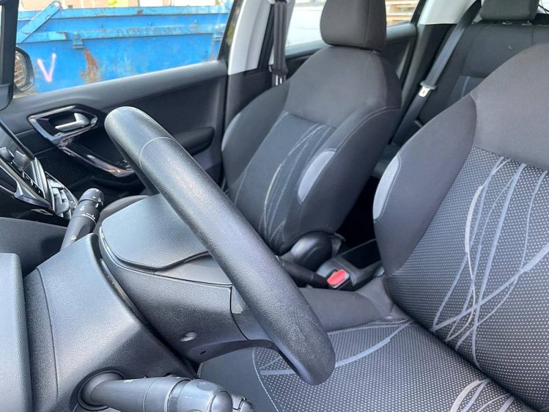 PEUGEOT 208 - 1.2 VTI 82 ACTIVE 5P - GARANTIE