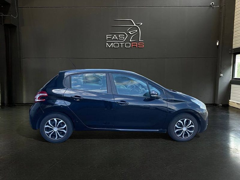 PEUGEOT 208 - 1.2 VTI 82 ACTIVE 5P - GARANTIE