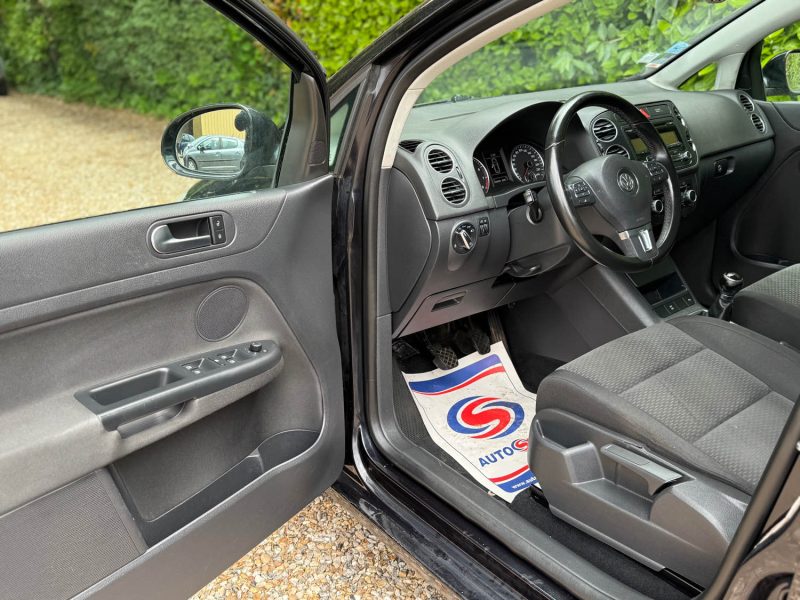 VOLKSWAGEN GOLF PLUS 2010