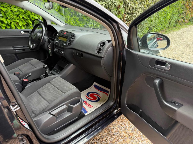 VOLKSWAGEN GOLF PLUS 2010