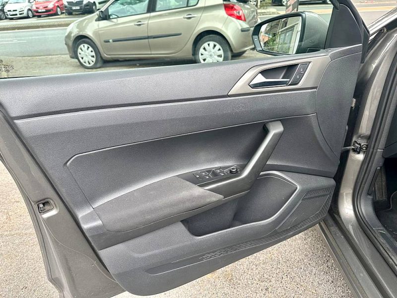 VOLKSWAGEN POLO VI 1.0 TSI 95 CONFORTLINE **1ère MAIN**