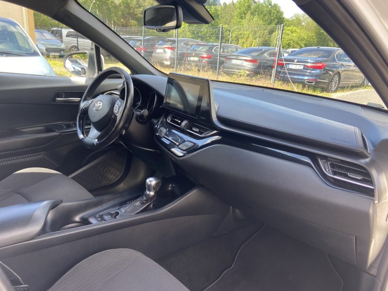 TOYOTA C-HR HYBRID DYNAMIC