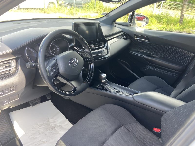 TOYOTA C-HR HYBRID DYNAMIC