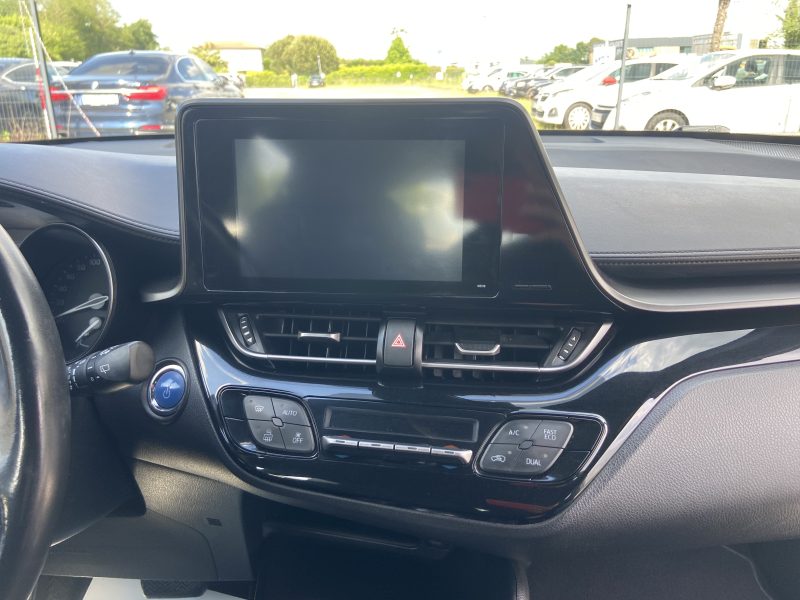 TOYOTA C-HR HYBRID DYNAMIC