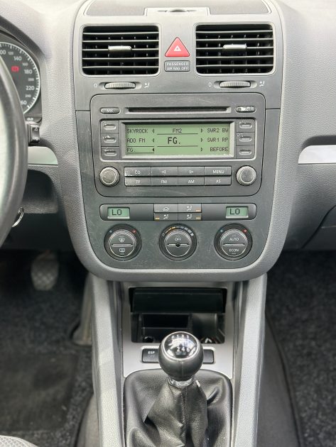 VOLKSWAGEN GOLF 2005