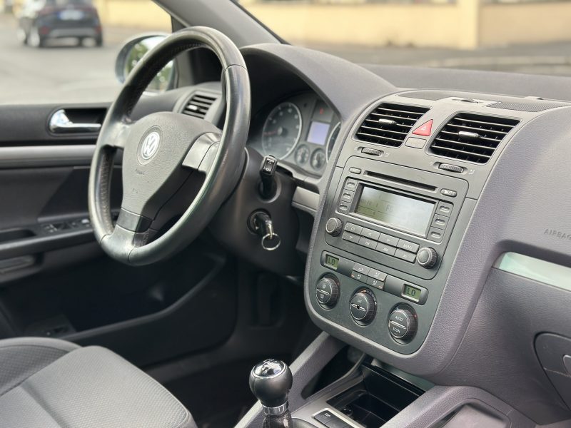VOLKSWAGEN GOLF 2005