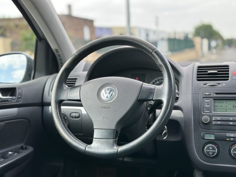 VOLKSWAGEN GOLF 2005