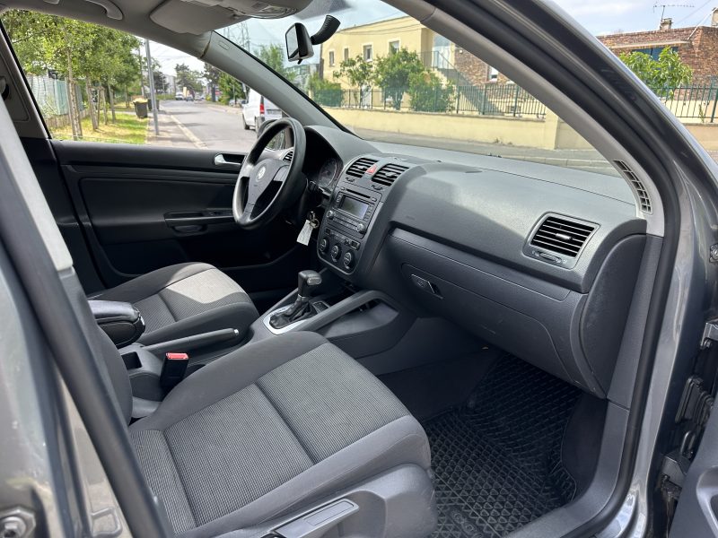 VOLKSWAGEN GOLF 2005