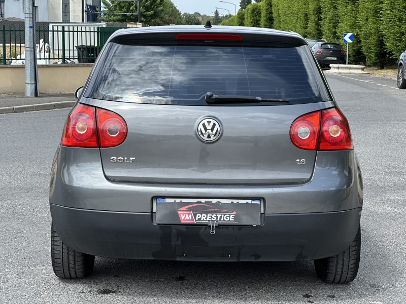 VOLKSWAGEN GOLF 2005