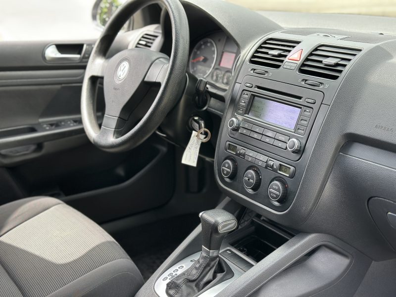 VOLKSWAGEN GOLF 2005