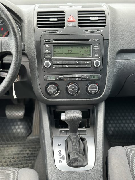 VOLKSWAGEN GOLF 2005