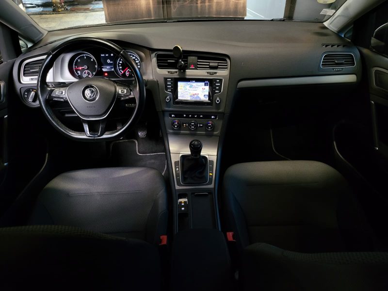 VOLKSWAGEN GOLF VII SW 1.6 TDI 110 cv / ENTRETIEN COMPLET + 2EME MAIN + AIDE AU PARKING AV+AR /