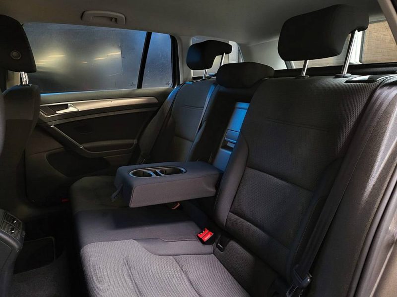 VOLKSWAGEN GOLF VII SW 1.6 TDI 110 cv / ENTRETIEN COMPLET + 2EME MAIN + AIDE AU PARKING AV+AR /