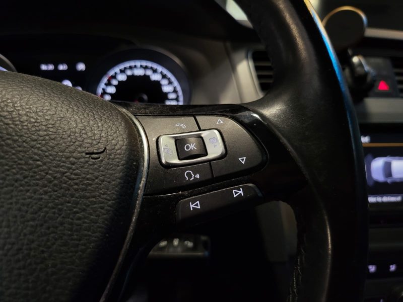 VOLKSWAGEN GOLF VII SW 1.6 TDI 110 cv / ENTRETIEN COMPLET + 2EME MAIN + AIDE AU PARKING AV+AR /