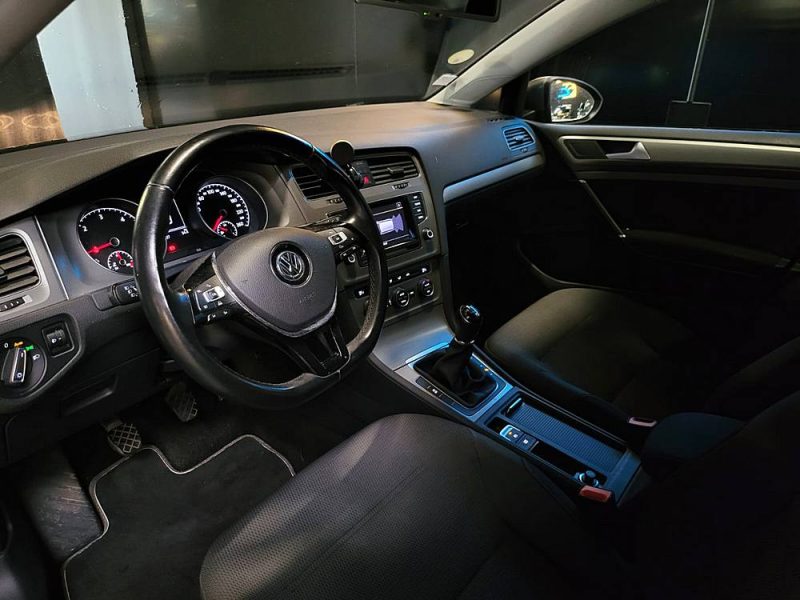 VOLKSWAGEN GOLF VII SW 1.6 TDI 110 cv / ENTRETIEN COMPLET + 2EME MAIN + AIDE AU PARKING AV+AR /