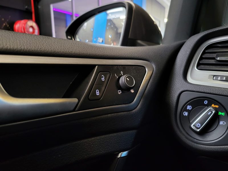 VOLKSWAGEN GOLF VII SW 1.6 TDI 110 cv / ENTRETIEN COMPLET + 2EME MAIN + AIDE AU PARKING AV+AR /