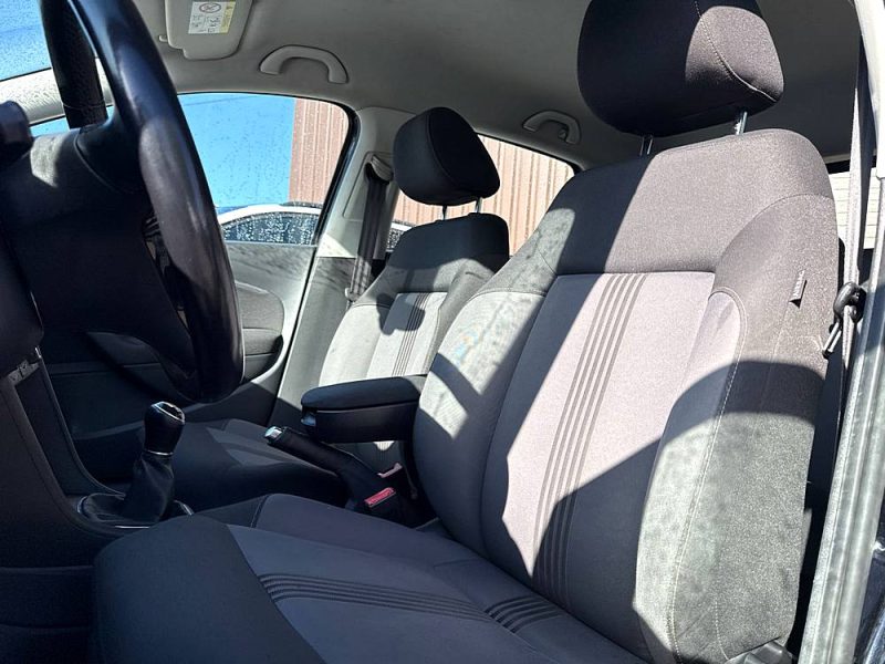 VOLKSWAGEN POLO 2016