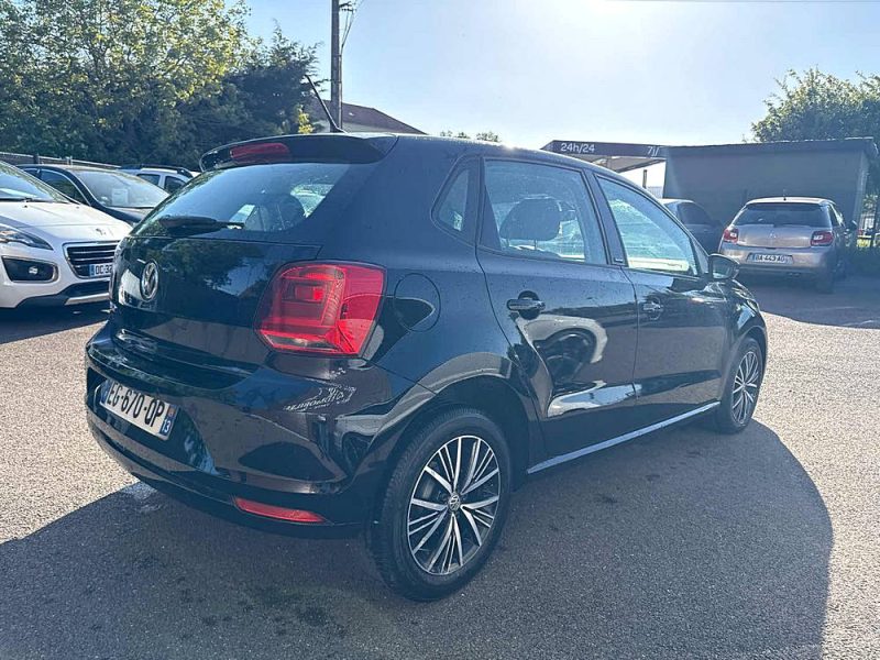 VOLKSWAGEN POLO 2016