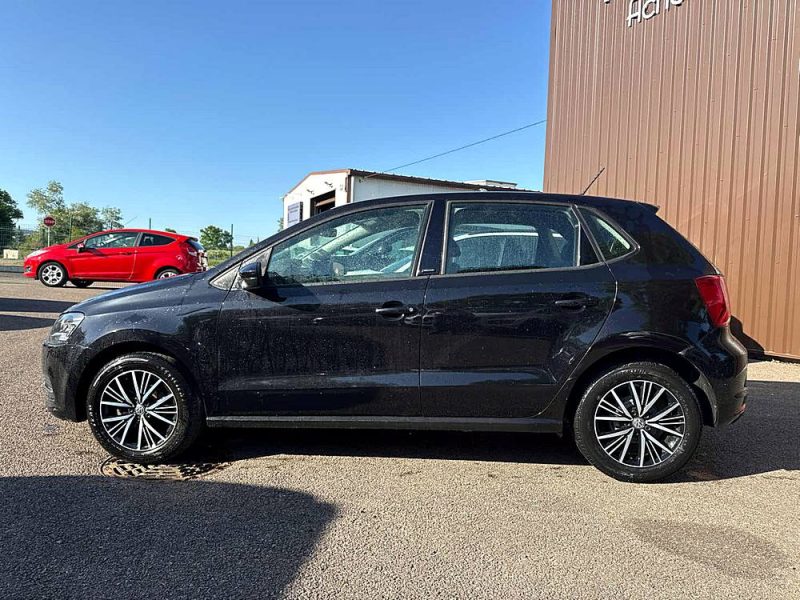 VOLKSWAGEN POLO 2016