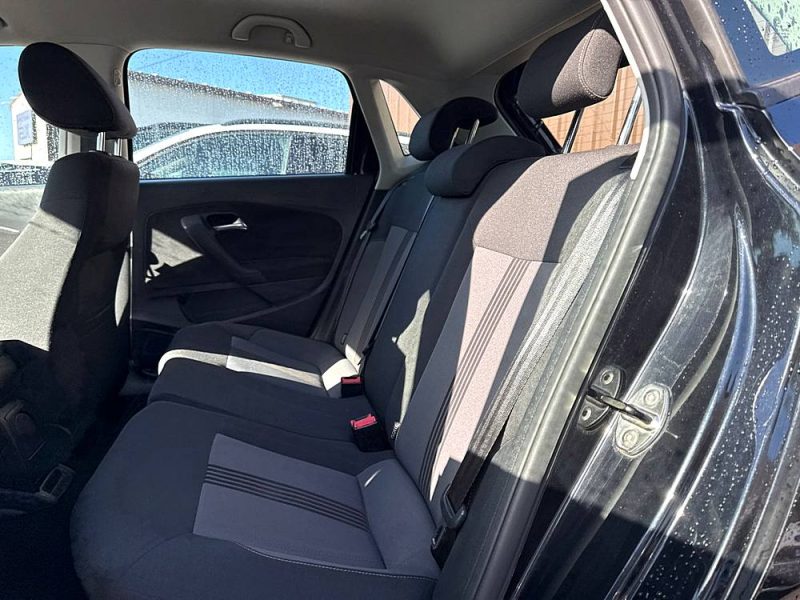 VOLKSWAGEN POLO 2016