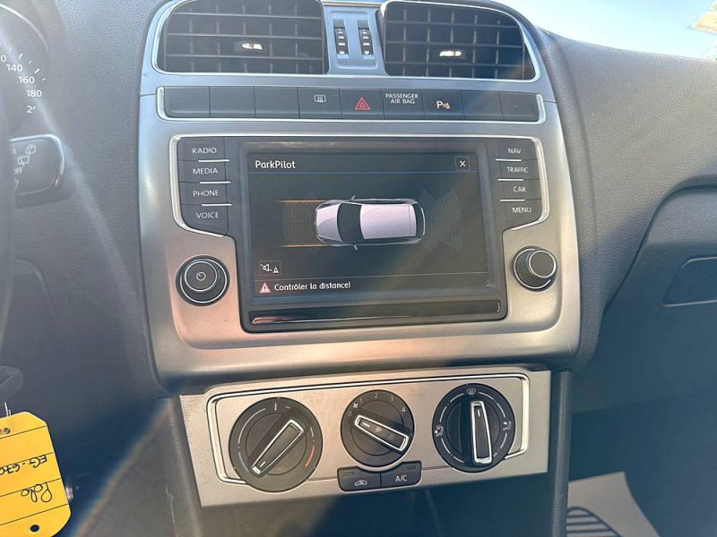 VOLKSWAGEN POLO 2016