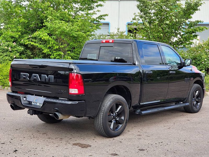 DODGE RAM 1500 Double Cabine 5.7 V8 HEMI 395cv Classic 4X4 Boîte Auto