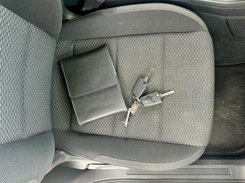 VOLKSWAGEN TOURAN 2021