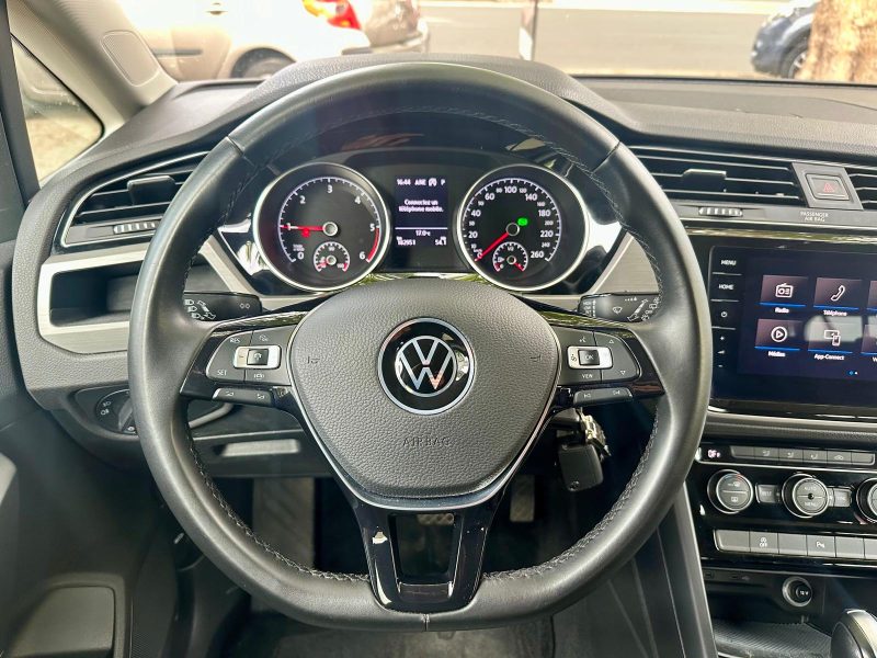 VOLKSWAGEN TOURAN 2021