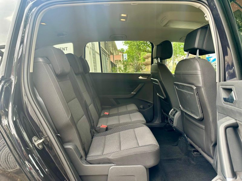 VOLKSWAGEN TOURAN 2021