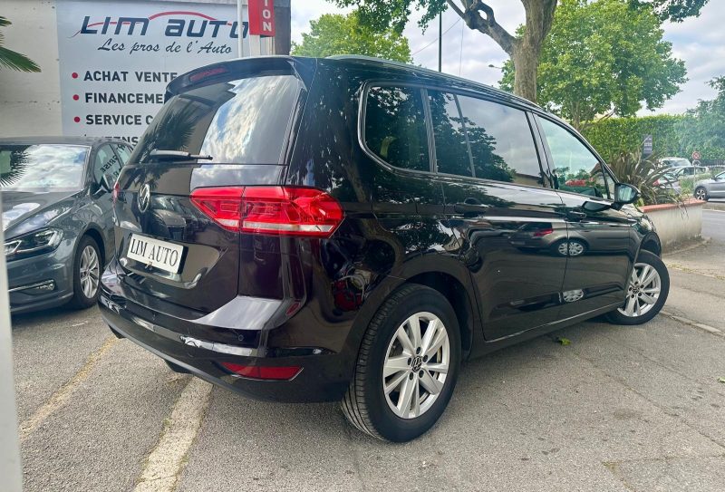 VOLKSWAGEN TOURAN 2021