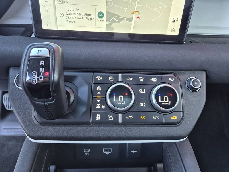 LAND ROVER DEFENDER 2022