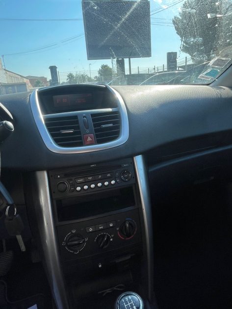 PEUGEOT 207 1.6 HDi 90Ch