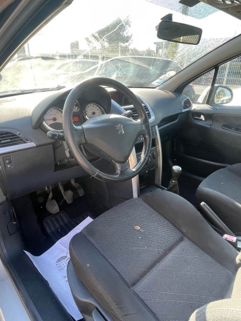 PEUGEOT 207 1.6 HDi 90Ch