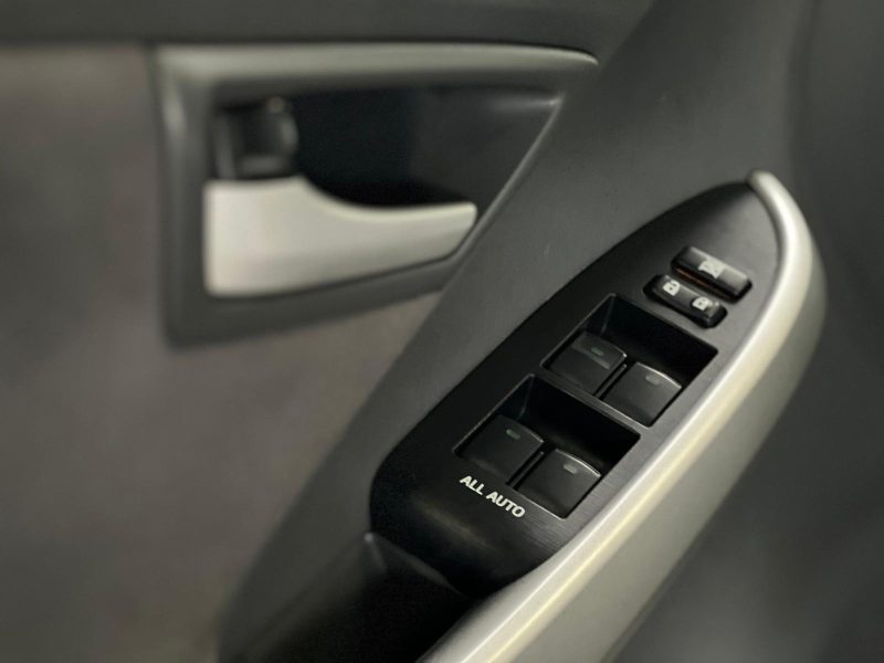 TOYOTA PRIUS 1.8 HYBRIDES 99CH