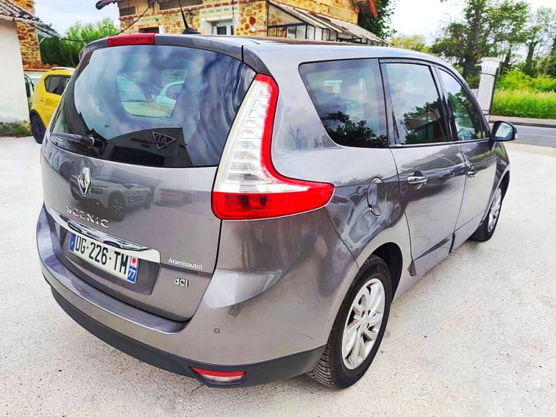 RENAULT GRAND SCENIC III Zen EDC 7 pl dCi 110 