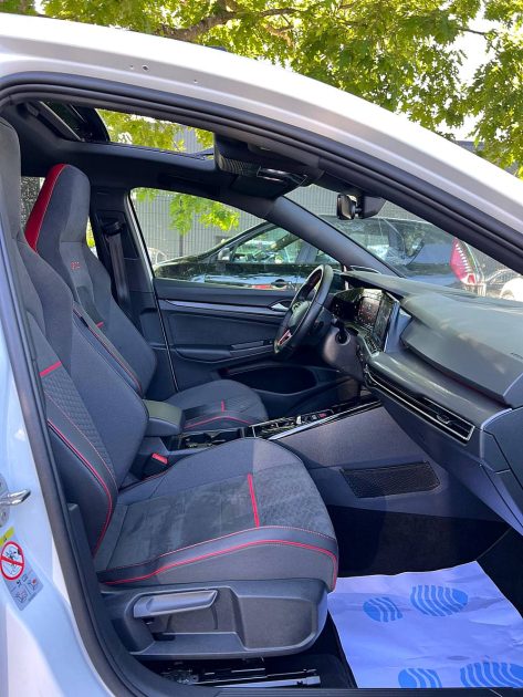 VOLKSWAGEN GOLF 2023