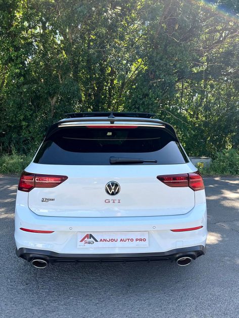 VOLKSWAGEN GOLF 2023