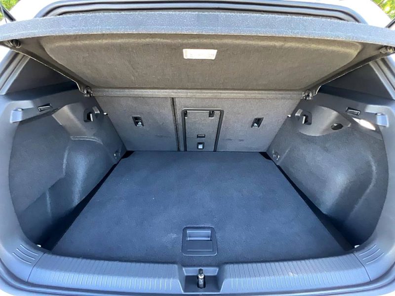 VOLKSWAGEN GOLF 2023