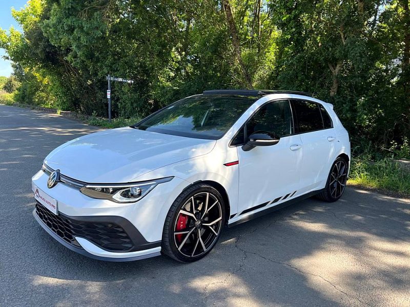 VOLKSWAGEN GOLF 2023