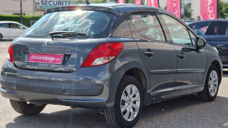 PEUGEOT 207 2011