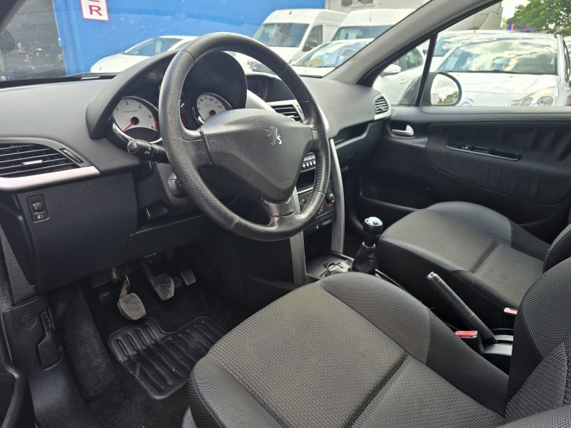 PEUGEOT 207 2011