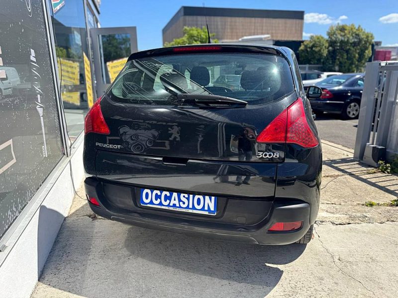 PEUGEOT 3008 2011