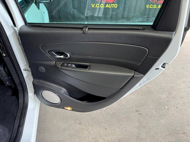 RENAULT SCENIC III 1.2 TCe 130CH ENERGY BOSE EDITION