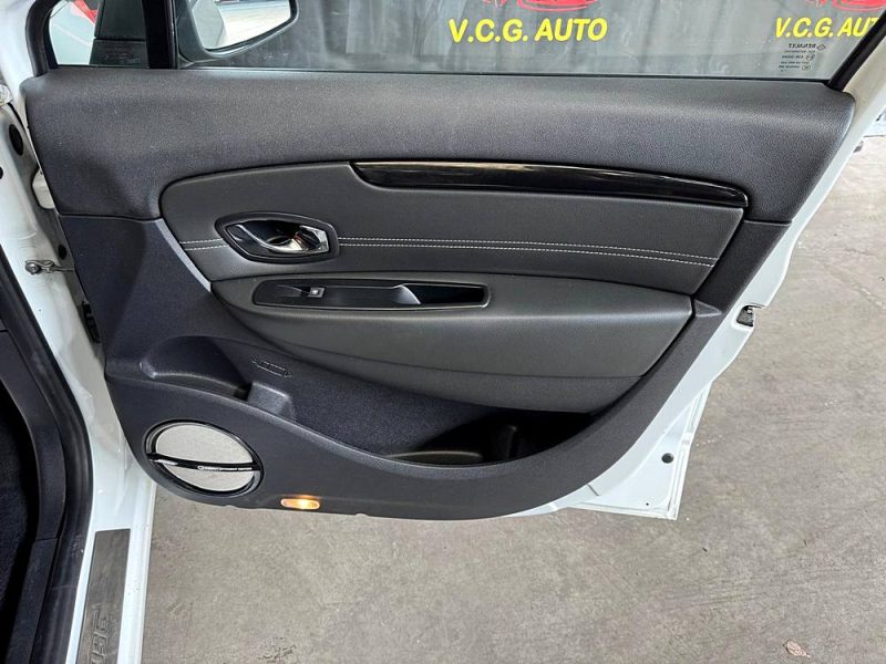 RENAULT SCENIC III 1.2 TCe 130CH ENERGY BOSE EDITION