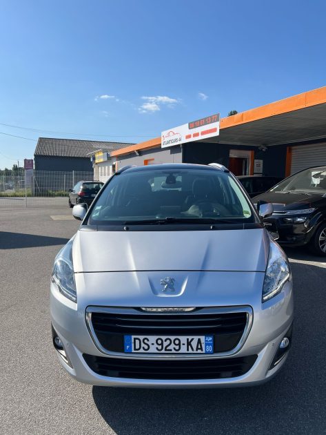PEUGEOT 5008 2015