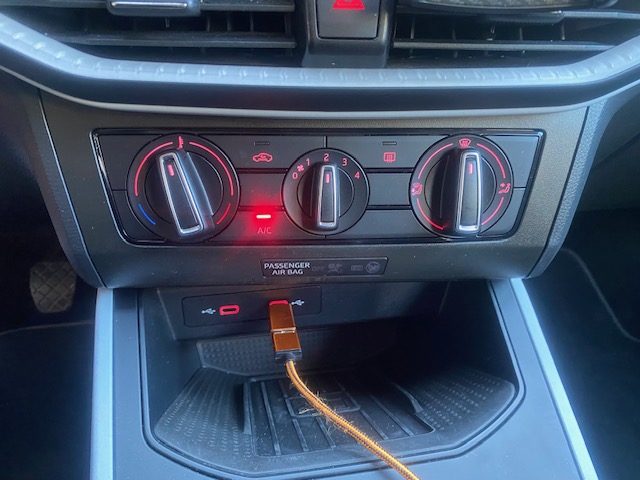 SEAT ARONA 2023 95ch essence 