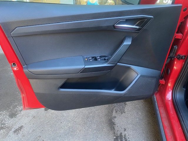 SEAT ARONA 2023 95ch essence 