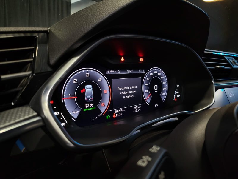 AUDI Q3 35 TDI 150cv BVA7 S-LINE / TOIT OUVRANT / VIRTUAL COCKPIT / CARPLAY / SIEGES CHAUFFANTS